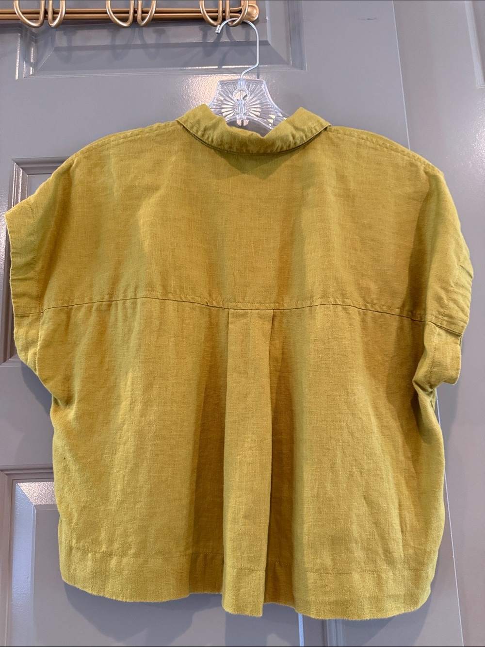 Madewell Short-Sleeve Button-Front Cropped Linen Shirt in Pistachio Green - Picture 5 of 7